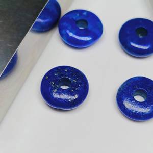 Cuentas Sueltas de Piedras Preciosas de Lapislázuli Talladas a Mano en Forma de Donut de 12 mm para Joyería - Product Image 1