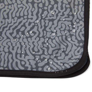 Shorts de pêche personnalisés à taille haute élastique, impression numérique sur toile solide, logo sur mesure, écologiques, imperméables et à séchage rapide - Product Image 4