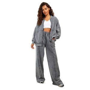 Survêtement d'hiver pour femme en polyester de qualité supérieure, coupe-vent, léger, respirant, tendance, vente en gros - Product Image 1