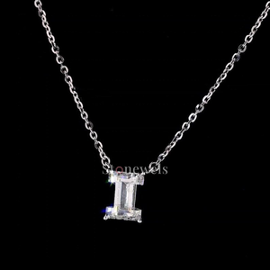 Alphabet Fine Jewelry Pendentifs & Charms in HPHT/CVD Lab Grown Diamond DEF VVS/VS Letter I for Unisex IGI Certificate 10kt Gold - Product Image 1