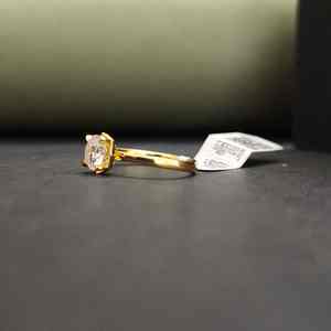 Anillo Unisex de Moda con Corte Redondo y Piedra Natural Certificada IGI en Acero Inoxidable Chapado en Oro de 14 Quilates para Regalo de Boda o Fiesta - Product Image 3