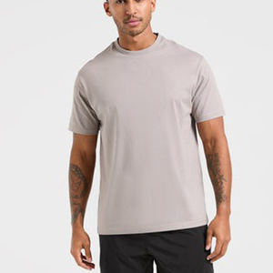 Camiseta de cuello redondo de ajuste regular para hombre Camiseta suave e informal con logotipo de impresión de nuevo diseño personalizado para hombre - Product Image 1