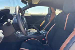 Toyota GR 86 AWD 2024, Volante a la Izquierda, Coupé Turbo, Interior de Cuero Oscuro, Automático, R18, Bajo Kilometraje, Auto Usado en Excelentes Condiciones - Product Image 2