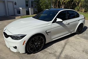 BMW M3 2018 Usado en Buen Estado, Paquete de Competición, Transmisión Manual de 6 Velocidades, 1 Dueño, Paquete Ejecutivo - Product Image 3