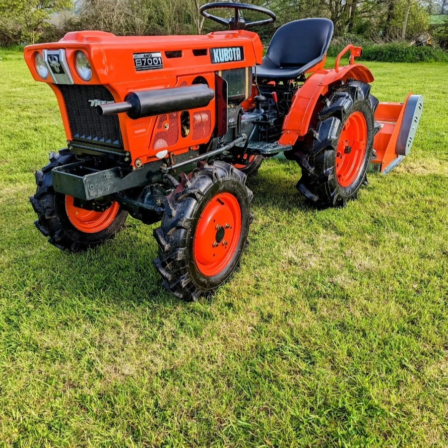 さまざまな機能を備えた多用途のクボタB7001トラクターを購入する