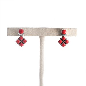 ต่างหูเม็ดเดี่ยวสีเงินสเตอร์ลิง925ทำด้วยมือเครื่องประดับปะการังธรรมชาติสินค้าของขวัญสีแดงสำหรับเธอ - Product Image 4