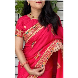 ร้อนขายชุดแต่งงานออกแบบผ้าไหม Saree กับงานเย็บปักถักร้อยสำหรับผู้หญิงที่สวยงามในอัตราที่ดีที่สุดซื้อจากอินเดียขายส่ง - Product Image 1