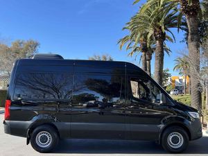 2023 SPRINTER 2500 144 Furgoneta de Pasajeros RWD con Luces DRL Automáticas Lista para Enviar - Product Image 5