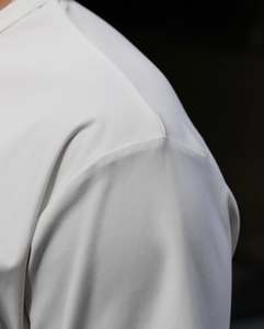 T-shirt de café anti-taches imperméable et résistant à l'huile, mélange polyester/coton 210 GSM, impression personnalisée du logo, séchage rapide, respirant - Product Image 5