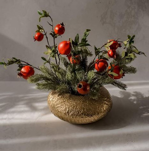 Vases décoratifs élégants en métal plaqué or faits à la main pour la maison pour les coins latéraux ou les fleurs de chambre à coucher de table centrale - Product Image 1