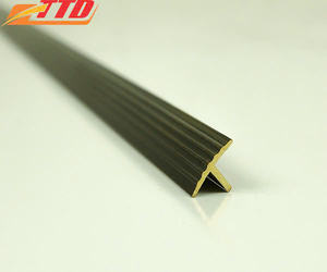 Thuan Thanh Dat T15 Brass Nosing Premium Brass Trim para bordes de pisos para mármol Superficie de hormigón Transiciones Villas Apartamentos - Product Image 1