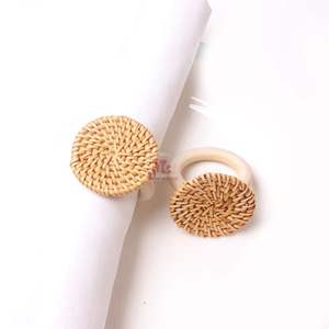 แหวนผ้าเช็ดปากหวายจากเวียดนาม - Product Image 2