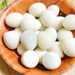 Egges de caille en conserve dans l'eau des boîtes emballées blanc riche nutrition délicieux - Product Image 2