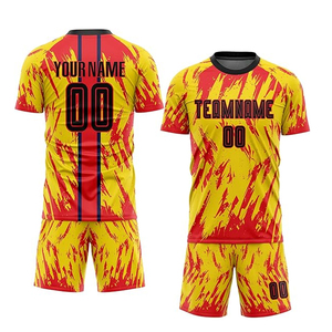 Camiseta de fútbol con estampado de sublimación de último diseño, conjunto de uniforme, ropa deportiva de entrenamiento de equipo de fútbol personalizable, logotipo de equipo mostrado - Product Image 1