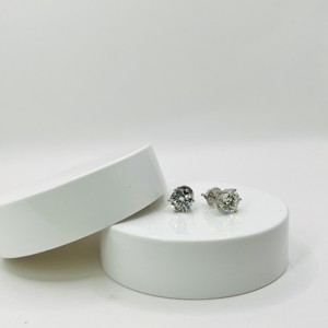 Boucles d'oreilles en diamant de laboratoire certifié GIA, pureté VS1, 2,00 carats, or blanc 18 carats, minimalistes, unisexes, pour mariage, fiançailles, anniversaire, fête - Product Image 3