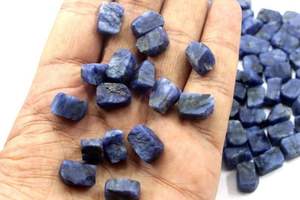 15 pièces de haute qualité non traitée 12-14 MM cristaux de guérison sodalite bleue naturelle bijoux bruts en vrac ensemble de pierres précieuses brutes - Product Image 2