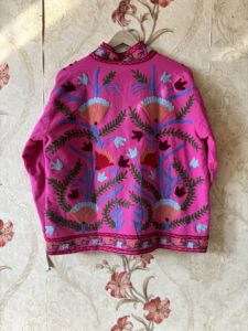 เสื้อแจ็กเก็ตสตรีแขนสั้นปักลาย suzani ทำมือผ้าฝ้ายไซส์ฟรีไซส์ - Product Image 2