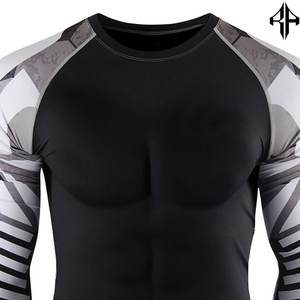 Nuevo diseño de manga larga cuello redondo cuello hombres sublimación Rash Guard camisa Spandex y poliéster alta calidad Rash Guard para hombres - Product Image 4