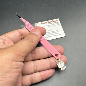 Pince à cils professionnelle Logo personnalisé en acier inoxydable pointu incurvé 90 pinces à cils droits avec breloque Kitty - Product Image 5