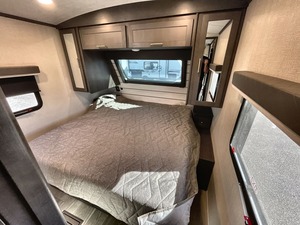 New 2025 Keystone C-o-u-g-a-r 34TSB trailer ready for sale - Product Image 5