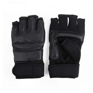 Vente en gros de gants professionnels en cuir de vachette demi-doigt pour hommes boxe et MMA dernière conception pour l'entraînement aux arts martiaux - Product Image 1