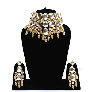 Ensemble de bijoux fins plaqués or de style bohème, avec des pierres jaunes et des Kundan Polki, orné de zircon, pour les occasions de fête - Product Image 1