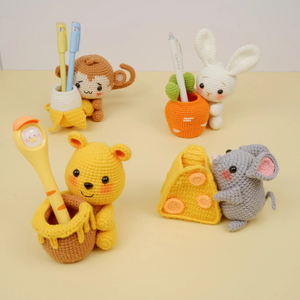 พวงกุญแจถักโครเชต์รูปสัตว์ทำมือน่ารัก Amigurumi พวงกุญแจถักกระเป๋าเป้สะพายหลังรถเสน่ห์ผลิตในเวียดนาม - Product Image 1