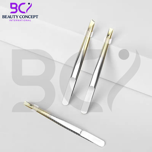 Pinzas de Acero Inoxidable de Alta Calidad con Punta Inclinada, Herramienta de Belleza de Estilo Clásico y Duradero para Cejas Perfectamente Definidas y Vello Facial - Product Image 3