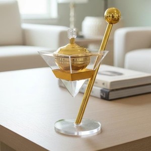 Elegante Quemador de Incienso de Acrílico en Forma de Pirámide, Porta Incienso de Metal Dorado, Mabkhara Geométrica Moderna, Adorno de Decoración para el Hogar de Lujo - Product Image 1