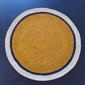 Set de table en raphia fait à la main de Madagascar ensemble de six artisanat naturel coloré pour la décoration de la maison, cadeau de table de salle à manger - Product Image 2