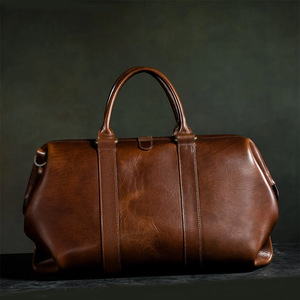 Conjunto de fin de semana de cuero genuino Bolso de fin de semana con logotipo personalizado con cierre de cremallera para viajes cortos y viajes - Product Image 6