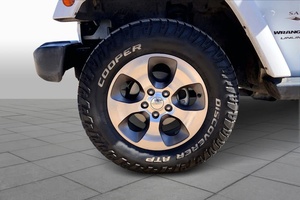 Jeep Wrangler JK Unlimited Sahara 4WD 4 Puertas SUV 2018 Seminuevo - Product Image 6