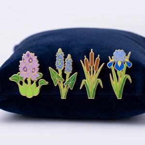 Coffret Cadeau Premium de Broches Émaillées Botaniques Vintage - Lot de Badges Métalliques Peints à la Main à l'Effigie de Plantes Aquatiques, Épingles de Revers en Émail Dur - Vente en Gros - Product Image 5