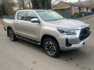 Toyota Hilux Sr5 Td Dc 2.8Dt 2020 / Toyota HiLux 2.8D-4D Invincible X AT35 (204 CV)(Eu6dT-E) 2021 - Product Image 6