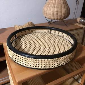 Bandeja de servicio de yute de ratán decorativa hecha a mano con acabado de incrustaciones de hueso Juego de 3 bandejas de servidor de alimentos de forma redondeada - Product Image 3