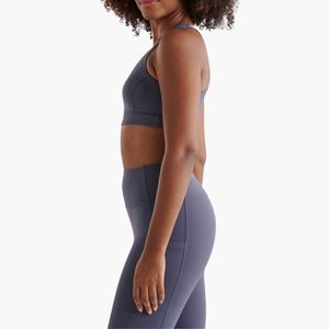 Ensemble de yoga pour femmes en gros personnalisé, 2 pièces, haut de sport sans manches avec leggings taille haute, vêtements de sport de fitness pour la salle de sport - Product Image 3