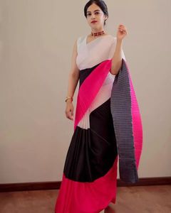 Vente chaude Designer Plissée Georgette Saree pour les Femmes Tendance Fancy Party Wear pour les Mariages En Ligne En Gros Shopping - Product Image 4