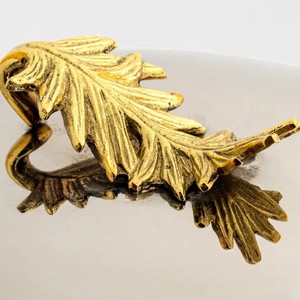 Marmite de luxe à double tonalité or et argent, isolée, antiadhésive, durable, intérieur en acier inoxydable poli, design de bouton en forme de feuille, 26 cm - Product Image 3