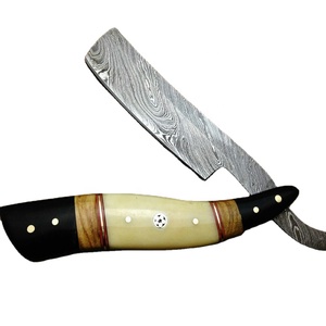 Navaja de Barbero Plegable Recta de Acero de Damasco Hecha a Mano con Mango de Madera para un Afeitado en Húmedo Cómodo, Uso en Salón - Product Image 1