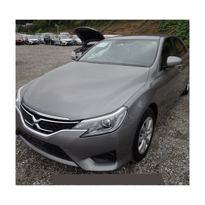 Para el Mark X Sedan se le elogia su potente motor, su manejo deportivo, sus asientos de cuero, sus luces LED, su tracción delantera y su transmisión automática. - Product Image 4