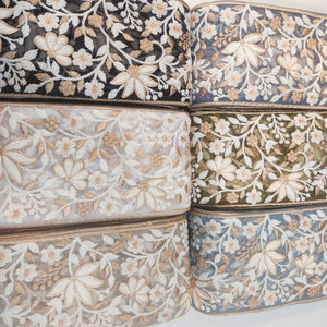 ผ้าบางเนื้อละเอียดปักลายดอกไม้สไตล์วินเทจชนเผ่าตกแต่งขอบด้วยผ้าตาข่ายสีสันสดใส - Product Image 1