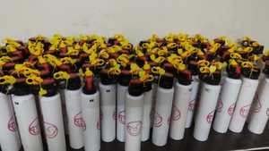 Mini lanceur éclairé de tonnerre de haute qualité style effrayant de matériel de néon de grande capacité pour les fêtes de remise des diplômes d'halloween Thanksgiving - Product Image 4