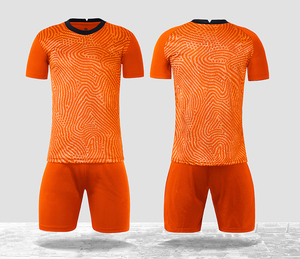 Maillot de football sportif personnalisé pour hommes et kit complet d'uniformes de football en polyester uni respirant pour les fans et les joueurs - Product Image 3