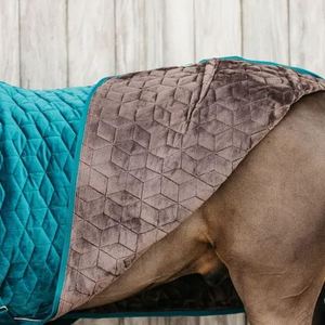 Alfombra de caballo de terciopelo esmeralda/Manta acolchada con piel de oveja 100G 200G 300G archivado poliéster personalizable último diseño - Product Image 2