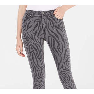 Jeans ajustados con estampado de cebra para niños pequeños de Tinseltown, denim gris, talla 15 - Product Image 2