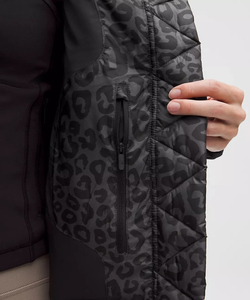 Casual mujer Puffer chaleco Chaqueta ligera cálida elegante cómodo sin mangas prendas de vestir exteriores suministro al por mayor precio barato OEM - Product Image 6