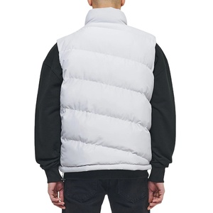 Venta caliente Packable acolchado Puffer chaleco chaqueta con logotipo bordado personalizado de los hombres pato Color sólido chaquetas transpirables para los hombres - Product Image 4