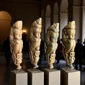 Support mural en bois vintage indien, sculpté à la main, décoration murale architecturale, style rustique antique, intérieur de maison, assortiment, 1 conteneur - Product Image 1