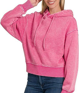 Exquisita Sudadera con capucha de gran tamaño Vintage Streetwear en un acabado desgastado lavado a la moda, hecha a mano de French Terry para mujeres - Product Image 4