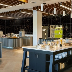 La industria india de baldosas de porcelana ofrece soluciones inigualables de 60x60cm que hacen diferentes diseños de baldosas de porcelana con acabado de mármol italiano - Product Image 1